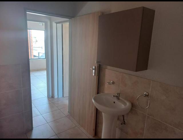 2 BEDROOM COMPLEX FOR SALE IN RAVENSWOOD